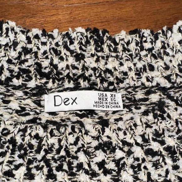 Black and White soft Sweater - Picture 3 of 6